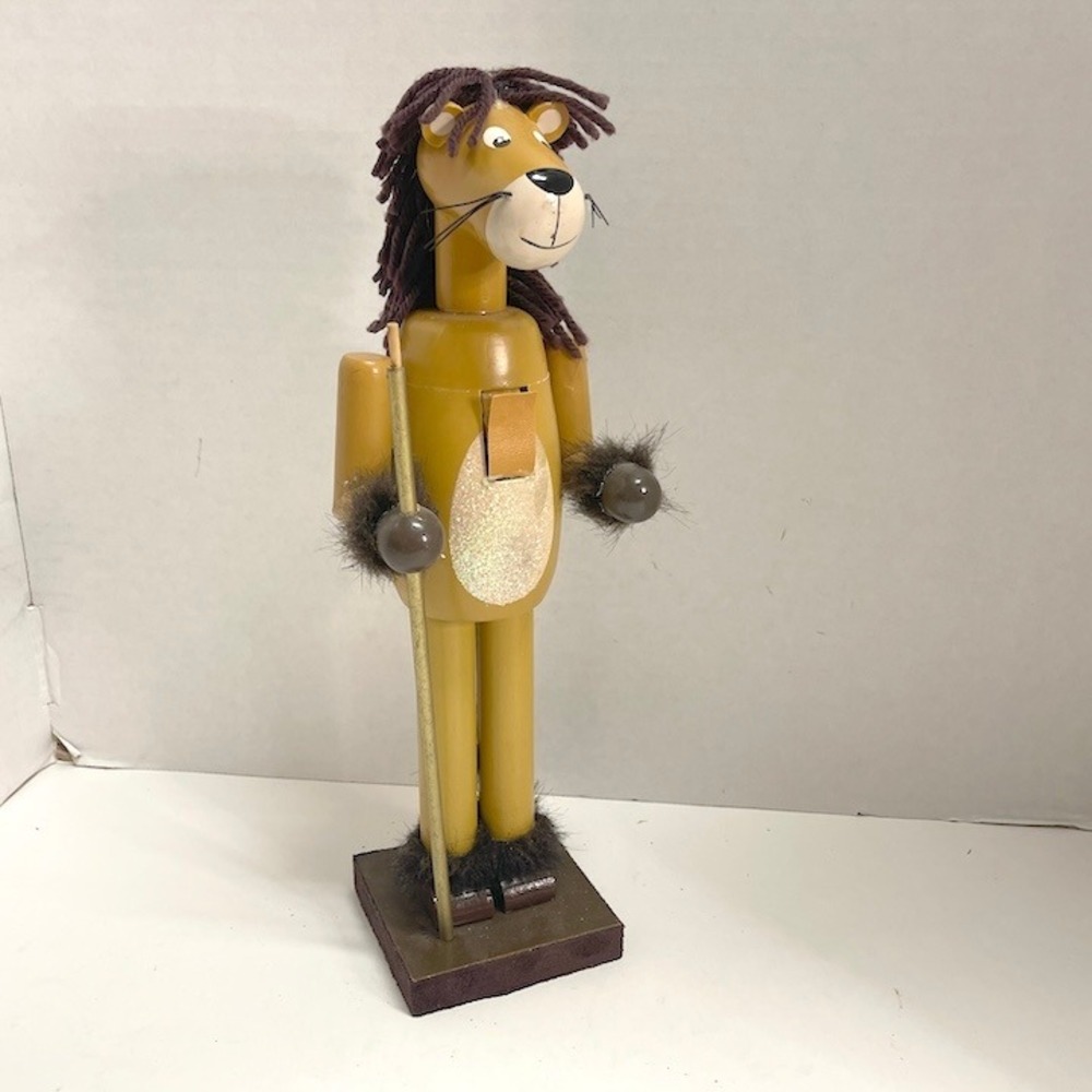 Vintage 14" Wooden Lion Nutcracker Figure Wizard of Oz Christmas Decor 2011